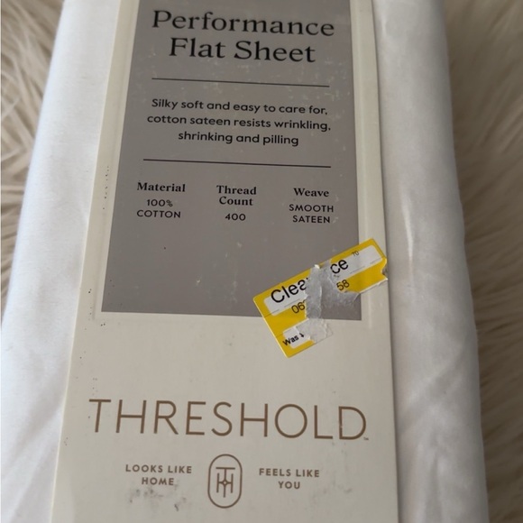Threshold Smooth Sateen Flat Sheet in White! Brand new with tags. - Picture 1 of 4